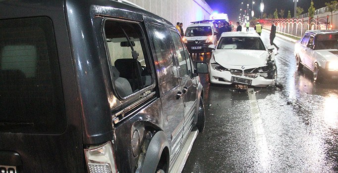 Elazığ'da zincirleme kaza: 1 yaralı