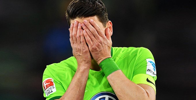 Wolfsburg  play-out oynamak zorunda kaldı