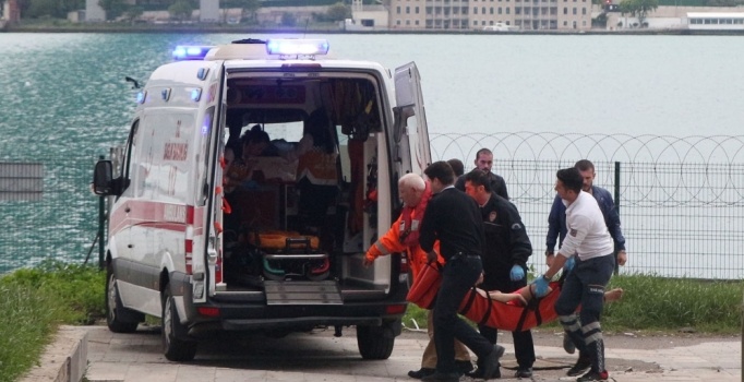 Boğaz’da, tur teknesinde intihar girişimi