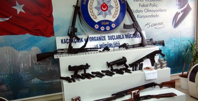 Hatay'da silah kaçakçılarına operasyon
