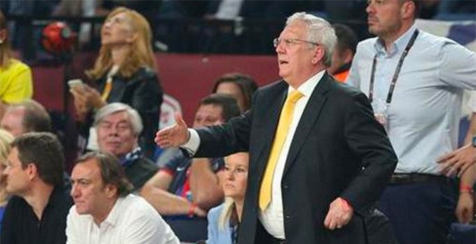 Olympiakos maçında hakemin kararı Aziz Yıldırım'ı çıldırttı