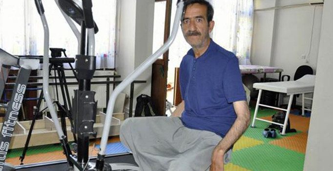 Diyarbakır'da 25 yıldır yürüyemeyen vatandaşın esnemeyle hayatı değişti