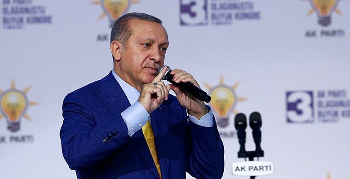 Cumhurbaşkanı Erdoğan, AK Parti Kongresi'nde yeniden Genel Başkan seçildi