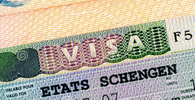 Çavuşoğlu: AB ile vizeler 2 yıl içinde kalkıyor!