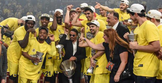 Nusret'i soyunma odasına almadılar