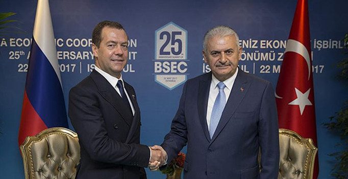 Türkiye ve Rusya ticari engelleri kaldırmak için bildiri imzaladı