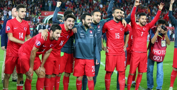 A Milli Takım'ı EURO 2016'da izlemek kaç para?