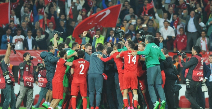 A Milli Takım, İzlanda'yı 1-0 yendi ve Euro 2016'ya gidiyor
