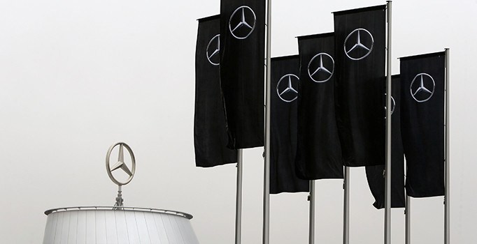 Dünya otomotiv devi Mercedes Benz'e büyük şok! 4 ayrı eyaletteki 11 tesiste arama yapıldı