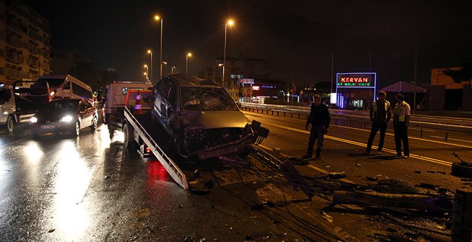 İstanbul'da zincirleme trafik kazası: 2 yaralı
