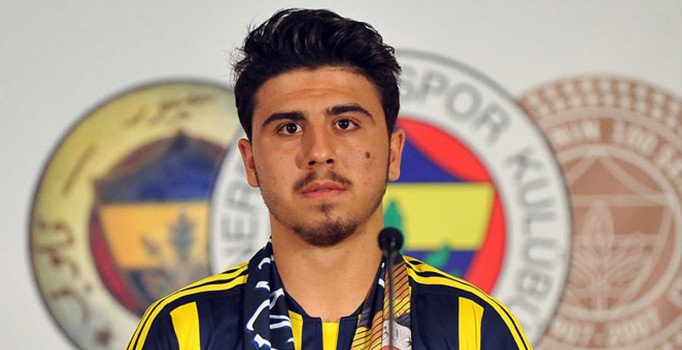 Fenerbahçeli Ozan Tufan'a kaçakçılık gözaltısı
