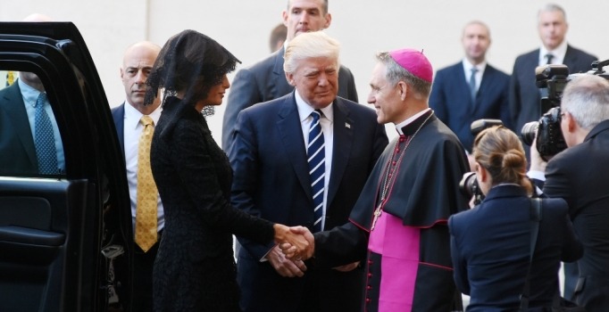 Trump, Vatikan'da Papa Francesco ile buluştu: Görüşme gergin başladı