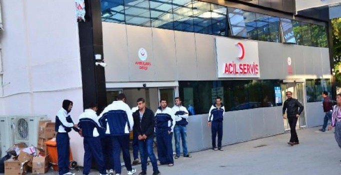 Manisa'da 150 asker gıda zehirlenmesiyle hastanelik oldu