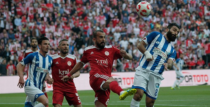 BB Erzurumspor şampiyon olarak 1. Lig'e yükseldi!