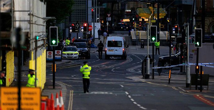 İngiltere'de camide "şüpheli" yangın