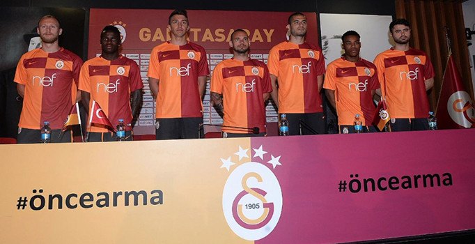 Galatasaray’ın yeni sezon forması görücüye çıktı