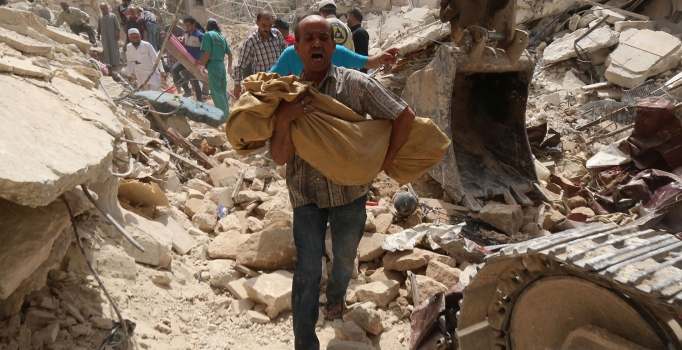 Rusya Suriye'de 104  sivili öldürdü!