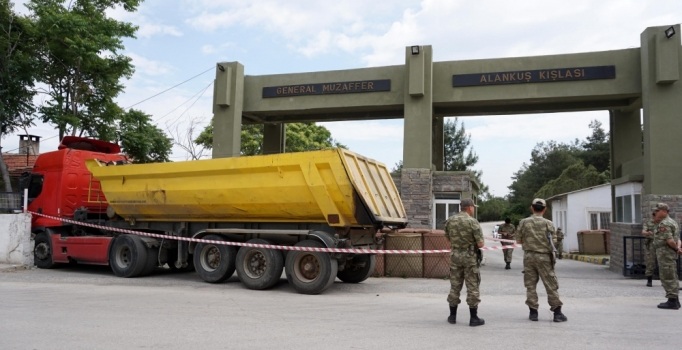 Bonzai içip kullandığı kamyonla nizamiye duvarına çarptı | Edirne haberleri