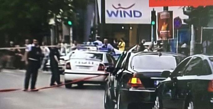 Yunanistan Eski Başbakanı Lukas Papadimos yaralandı