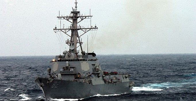 ABD'ye ait bir savaş gemisi Çin Denizi'nden geçerek Pekin'e meydan okudu