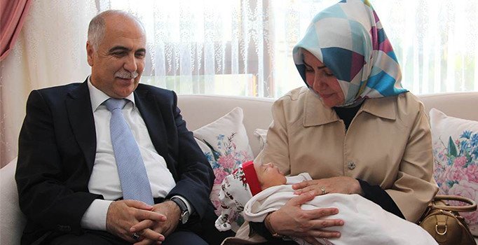 Tendürek şehidi Uzman Çavuş Murat Kasım'ın eşi doğum yaptı