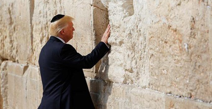 Trump, yaptığı gaflarla sosyal medyanın diline düştü