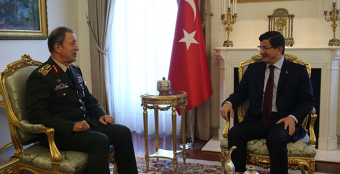 Davutoğlu ile Genelkurmay Başkanı Hulusi Akar'dan sürpriz zirve