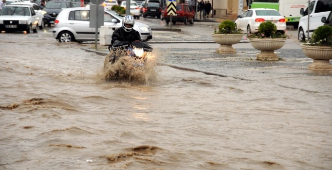 Meteoroloji Ve AFAD Saat Verdi! İşte İstanbul İçin Kıyamet Saati... O Saatlerde Kimse Dışarı Çıkmasın...
