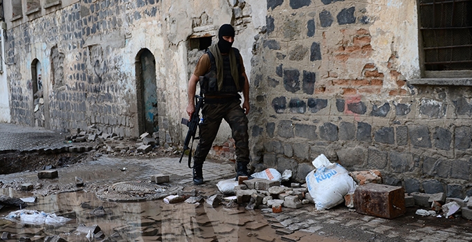 Diyarbakır'da hava operasyonlarında öldürülen 8 teröristin cesedi bulundu