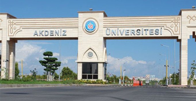 Akdeniz Üniversitesi eski rektörü Prof. Dr. İsrafil Kurtcephe gözaltına alındı