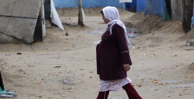Avusturya, Suriyeli mülteciyi karnında ölü bebeğiyle Almanya'ya gönderdi