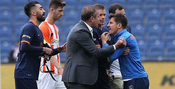 Emre Belözoğlu'dan Halis Özkahya'ya sert tepki!