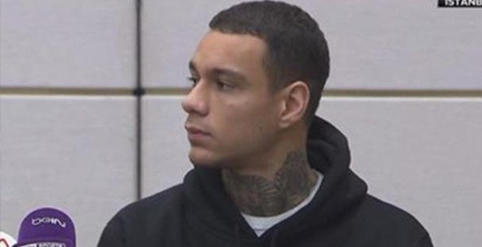 Van der Wiel: Bu olay kariyerime darbe değil, hayatıma darbe vurdu