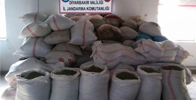Diyarbakır'da 5 ton 174 kilo esrar ele geçirildi