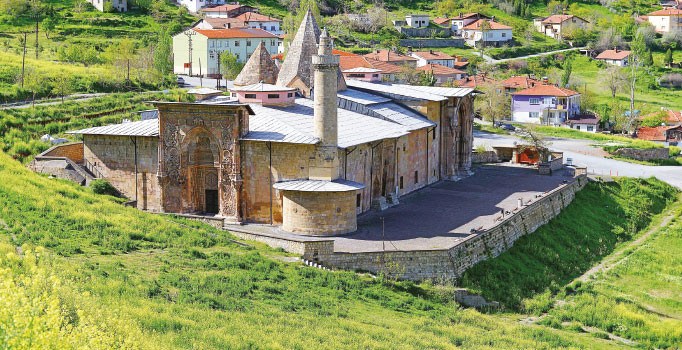 Mustafa Cambaz’ın objektifinden Doğu’nun Elhamrası: Divriği Ulu Camii