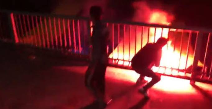 Fenerbahçe bayrağına çirkin saldırı!.