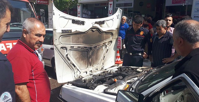 Adıyaman'da seyir halindeki otomobil alev topuna döndü
