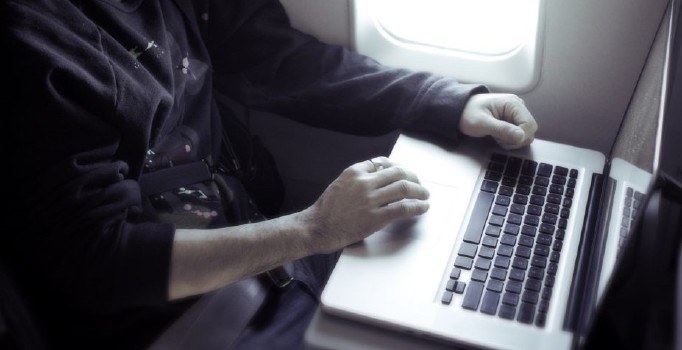 ABD'den tüm uçuşlara laptop yasağı sinyali