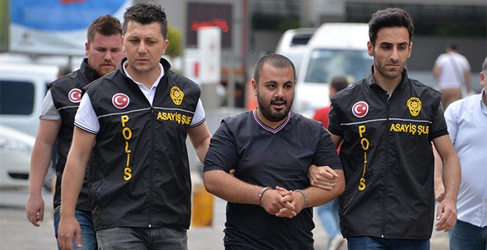 Diyarbakır'da yolda yürüyen çifte saldıran şüphelinin babası özür diledi