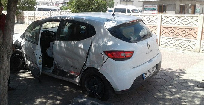 Elazığ'da trafik kazaları: 3 yaralı