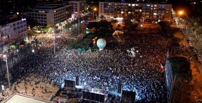 İsrail'de halk sokağa döküldü: Göstericiler iki devletli çözümü savundu