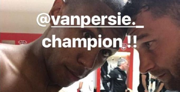 Beşiktaşlı Tosic'ten Van Persie'ye gönderme