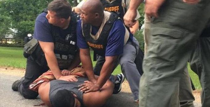 ABD’de silahlı saldırı: 3 ayrı eve giren saldırgan 8 kişiyi öldürdü