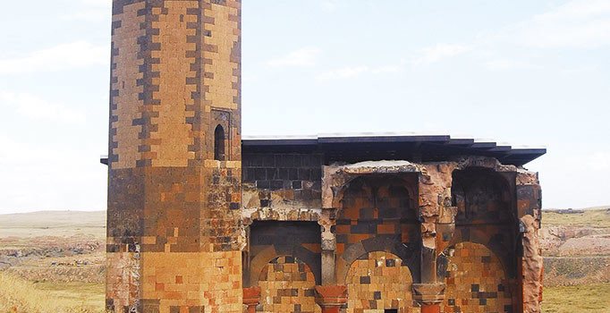 Mustafa Cambaz’ın objektifinden yeni vatana ilk mühür: Ani Ulu Camii