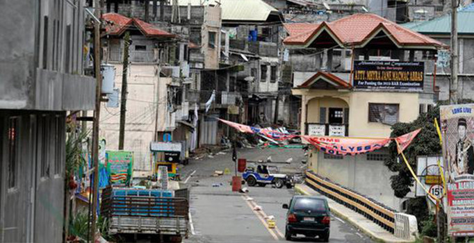Terör örgütü DEAŞ Filipinler'de bir kenti ele geçirmek üzere