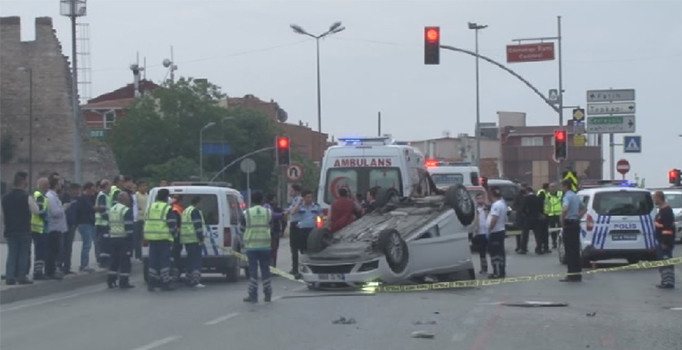 Eyüp'te kaza: 1 ölü, 1 yaralı