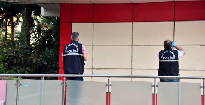 Adana'da psikolojik rahatsızlığı olan adam 9'uncu kattan atlayarak intihar etti