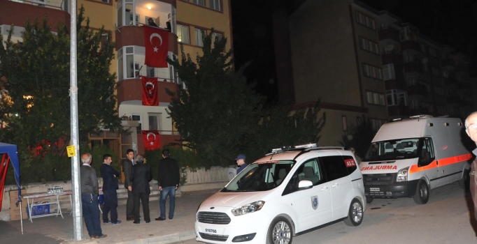 Şehit Turgay Topsakaloğlu'nun babaevine ateş düştü