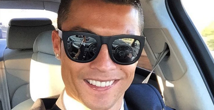 Cristiano Ronaldo'nun selfie tutkusu sınır tanımıyor!