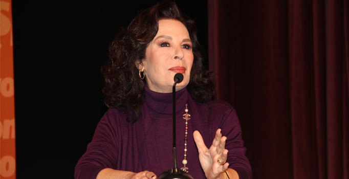 Hülya Koçyiğit’ten sevindiren haber